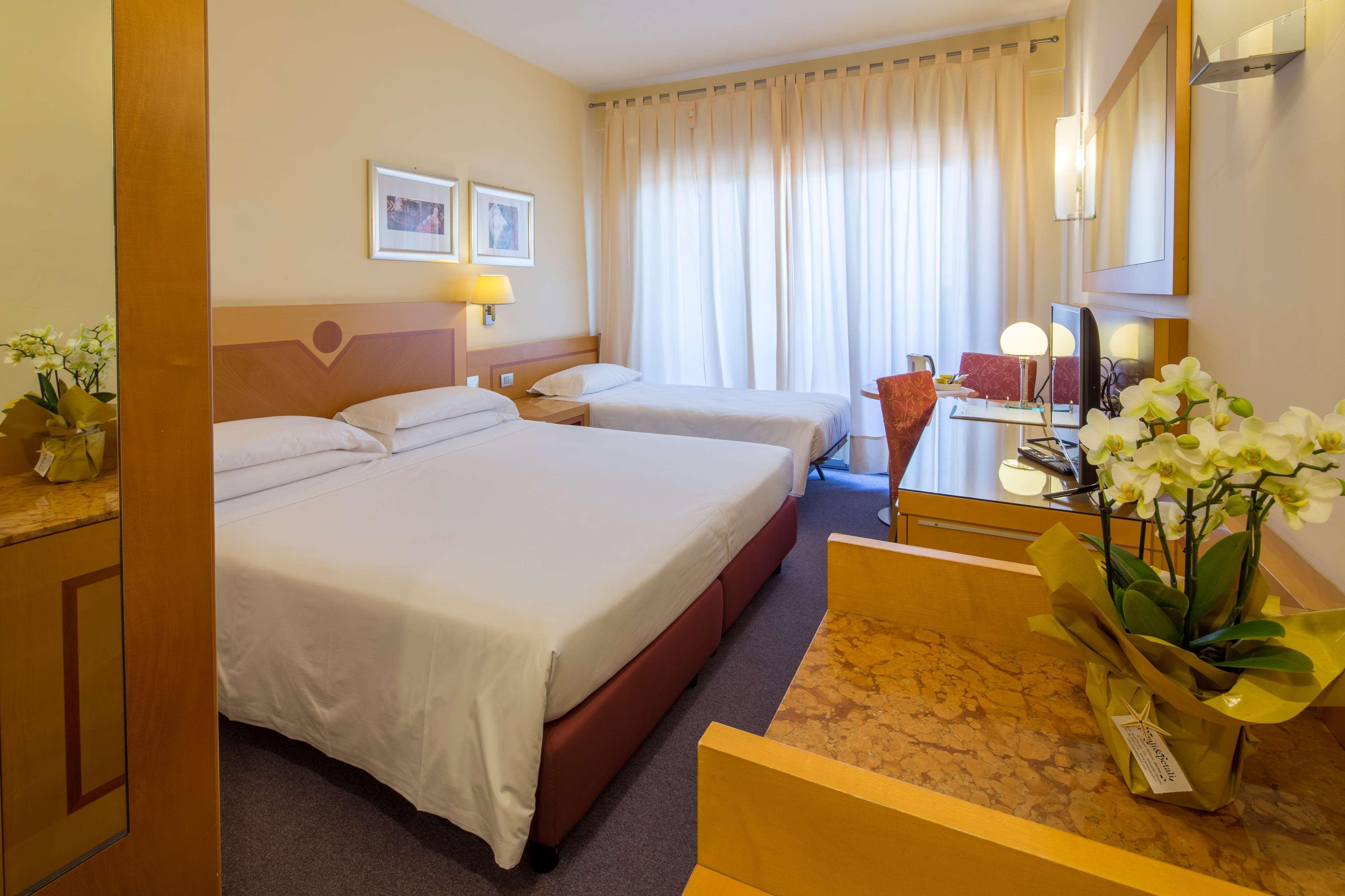 Best Western Hotel I Triangoli Infernetto Екстер'єр фото