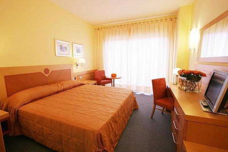 Best Western Hotel I Triangoli Infernetto Екстер'єр фото